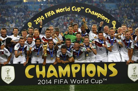  FIFA World Cup 2014 결승전에서의 브라질의 슬픈 결말: 독일의 불멸적인 역습과 브라질 축구의 시련